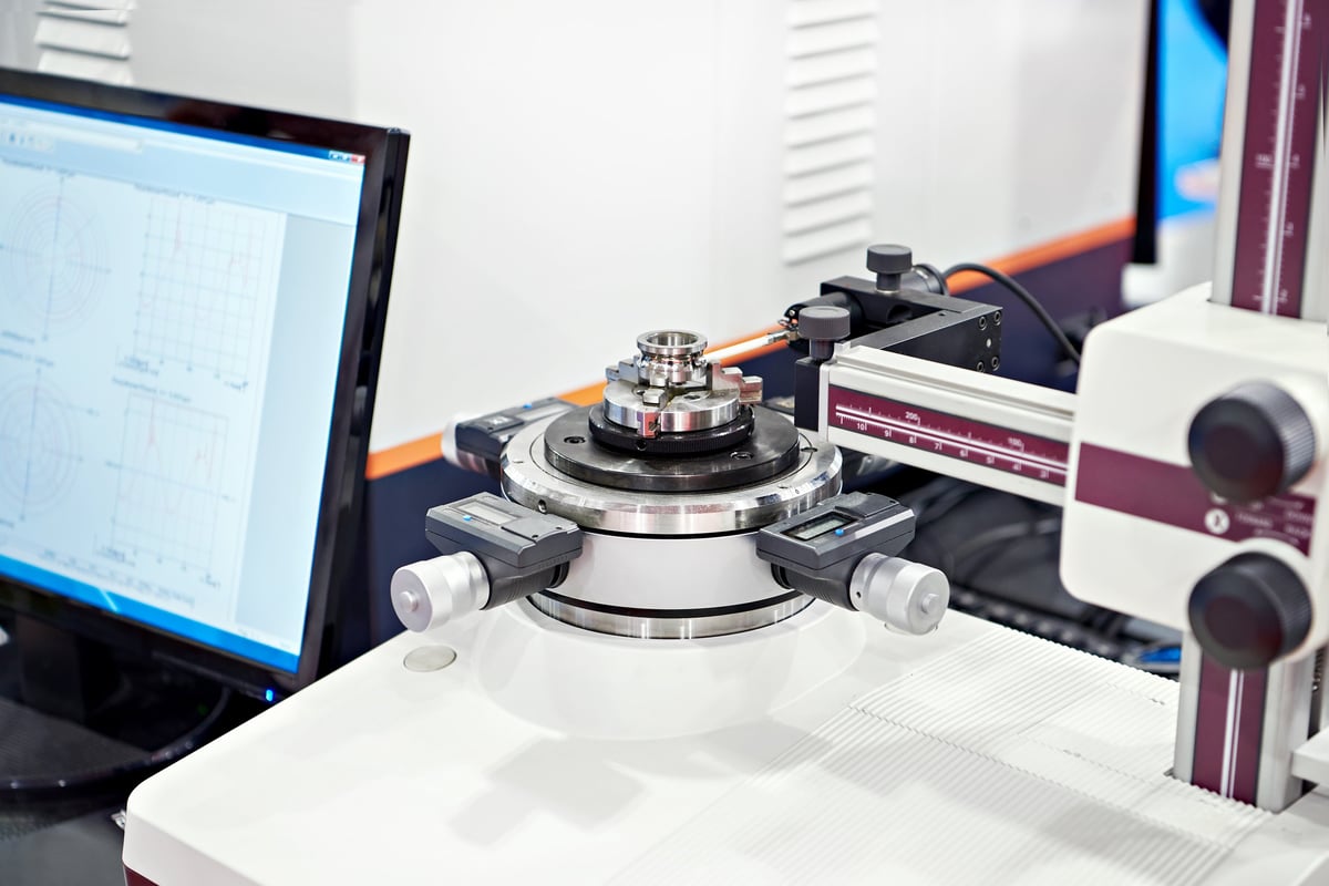 Instrument profilometer machine for measuring coordinates with monitor